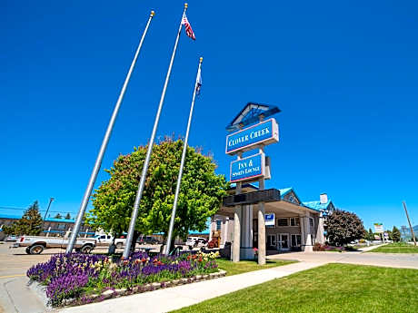 Clover Creek Inn