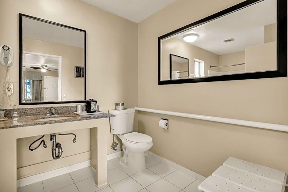 Scottish Fairway Inn