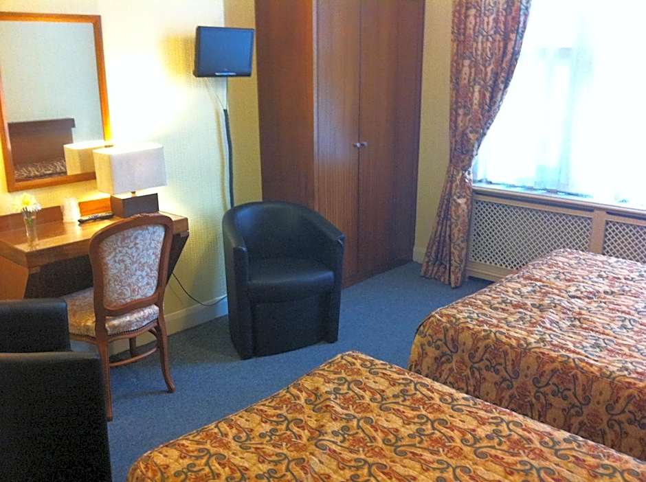 London Visitors Hotel