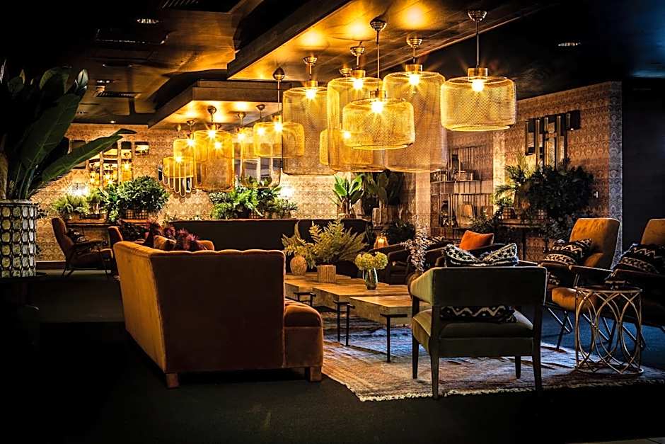 Waterfront Southport Hotel