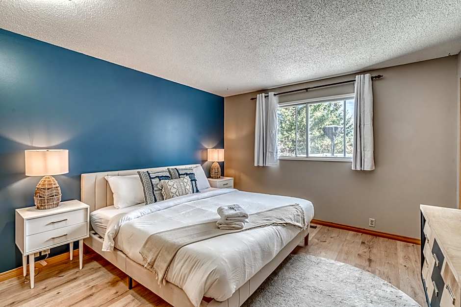 Boho Retreat w/King Bed on Bow River Pathway