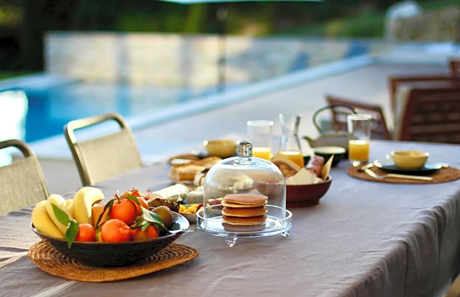 Villa Soha Bed & Breakfast – Mougins, CT