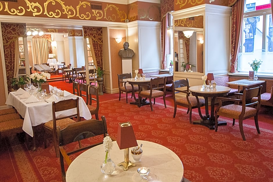 Grand Hotel