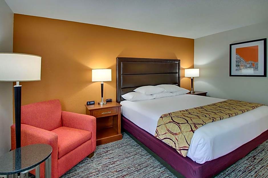 DRURY INN & SUITES EVANSVILLE EAST