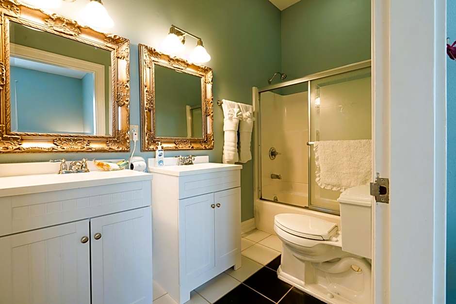 Oak Park Inn
