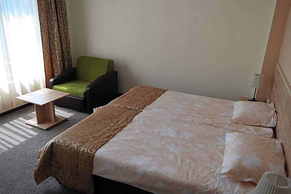 Friends Family Hotel