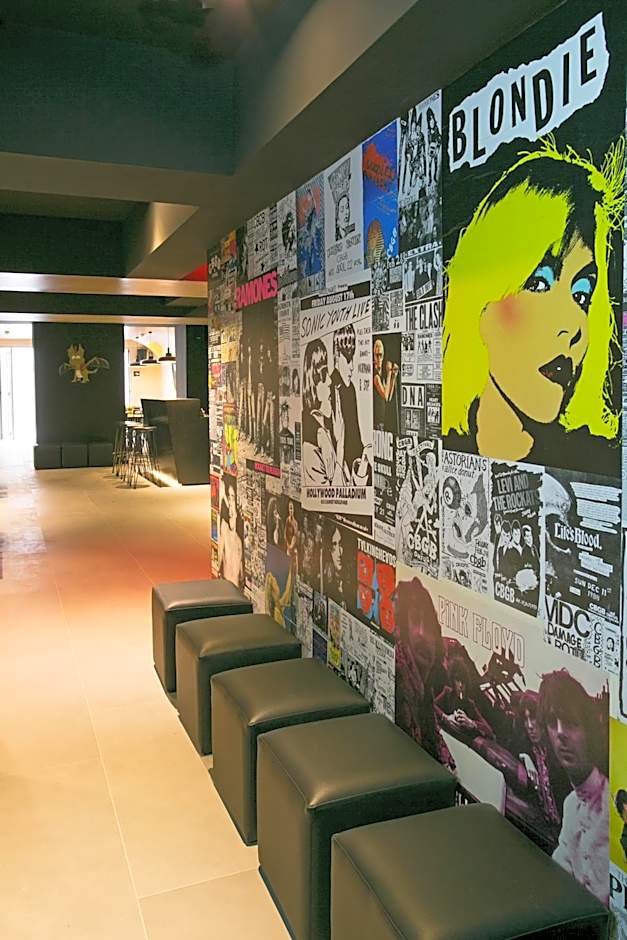 Sant Jordi Hostels Rock Palace