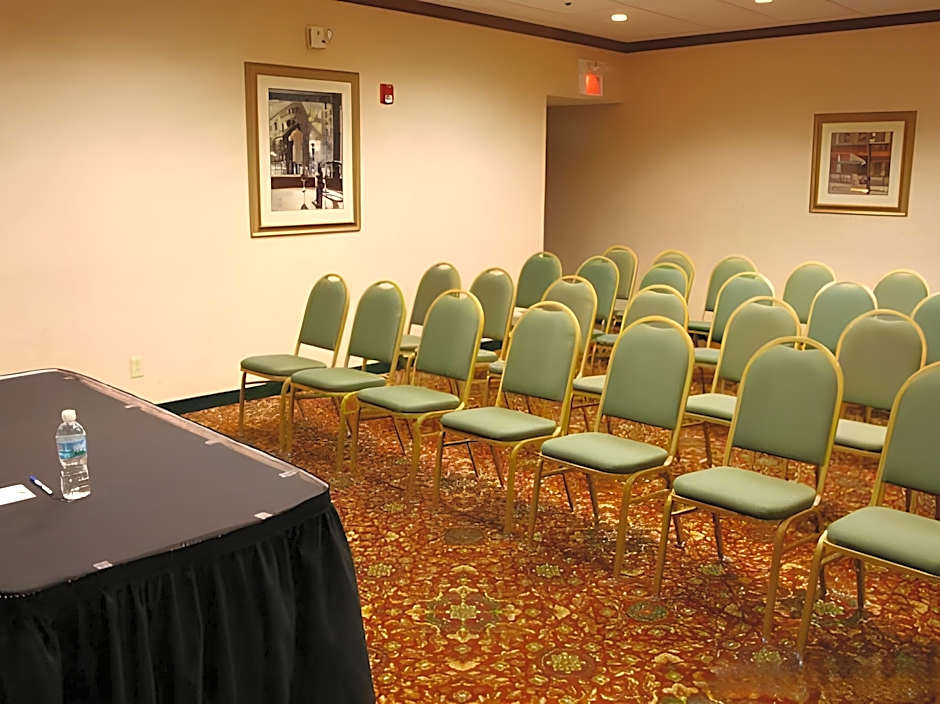 Holiday Inn Express Hotel & Suites Dayton-Huber Heights By IHG