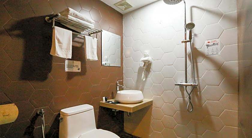 Golden Roof Hotel Seri Iskandar