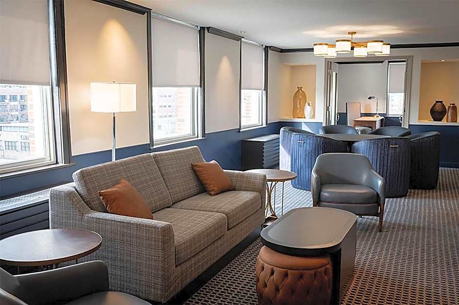 Hilton Orrington / Evanston