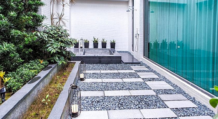 All-Ur Chain Boutique Motel