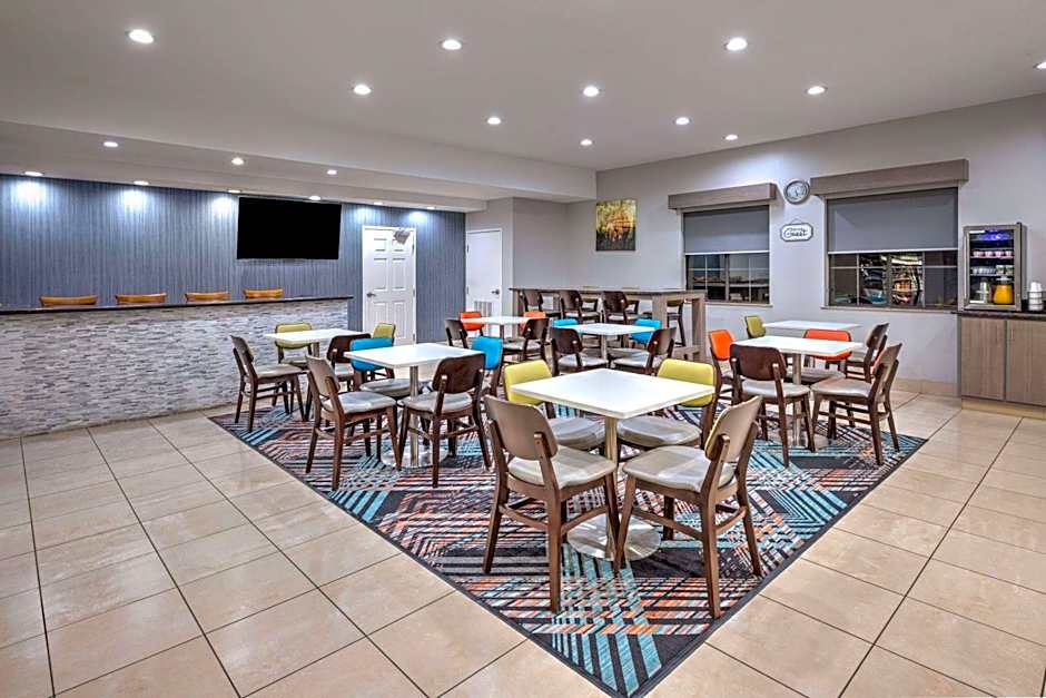 La Quinta Inn & Suites by Wyndham Alvarado