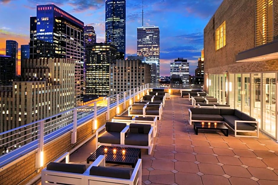 Le Meridien Houston Downtown