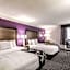 La Quinta Inn & Suites by Wyndham Cincinnati Sharonville