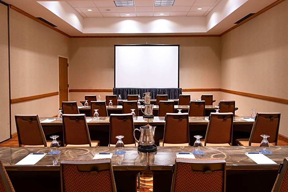 Sheraton Minneapolis West Hotel