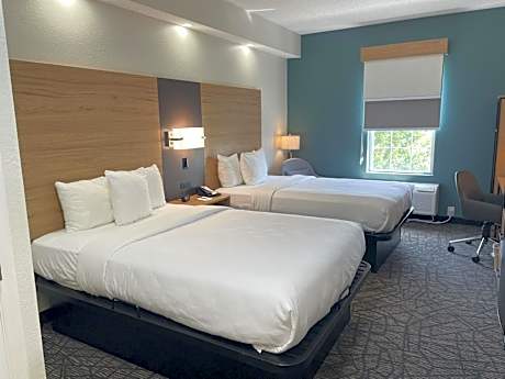 Double Room with Two Double Beds - Accessible/Non-Smoking