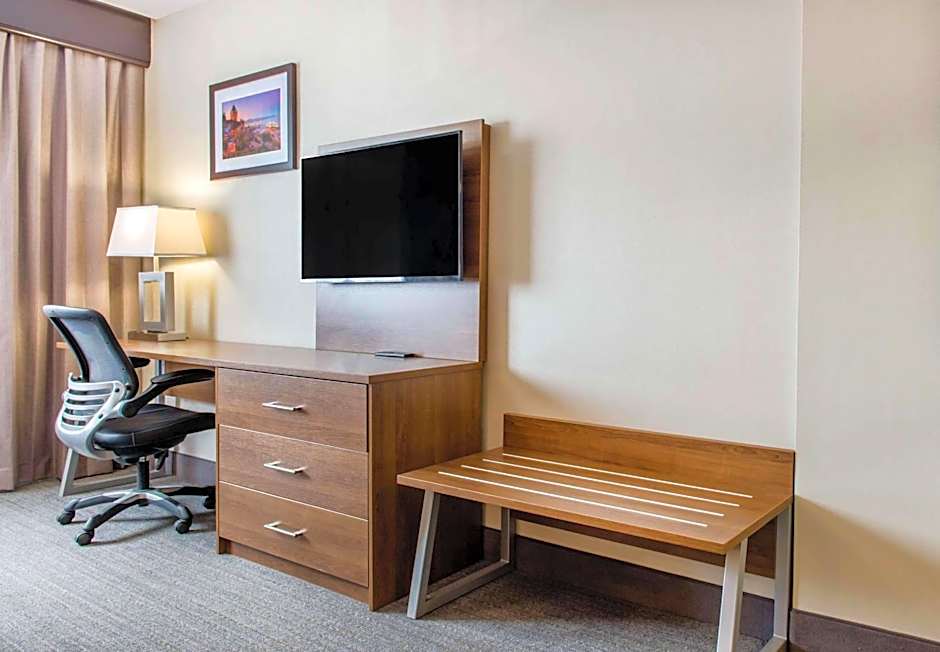 Quality Hotel Dorval Aeroport