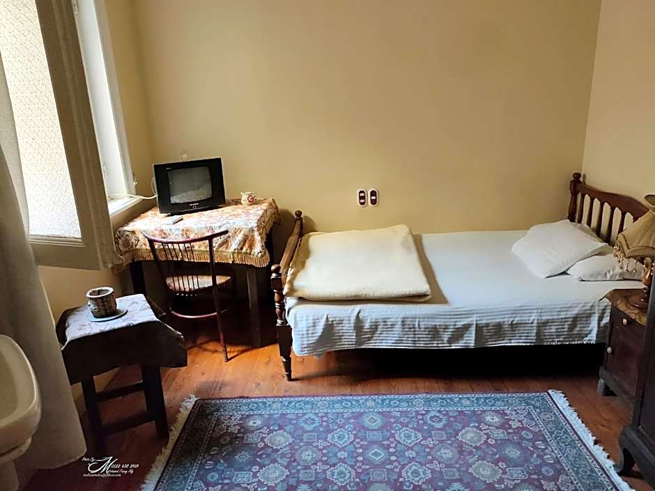 Triomphe Hostel