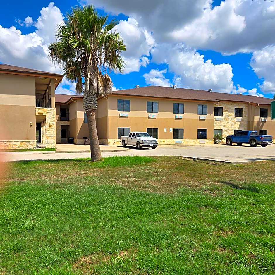 Karnes City Lodge