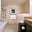Courtyard by Marriott Calgary Airport