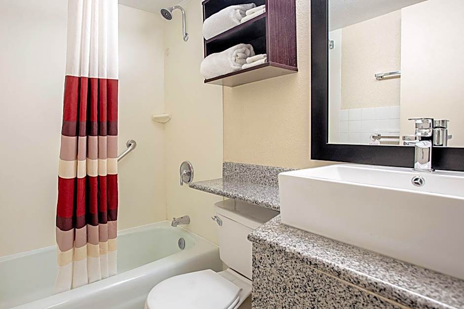 Red Roof Inn PLUS+ Wichita East