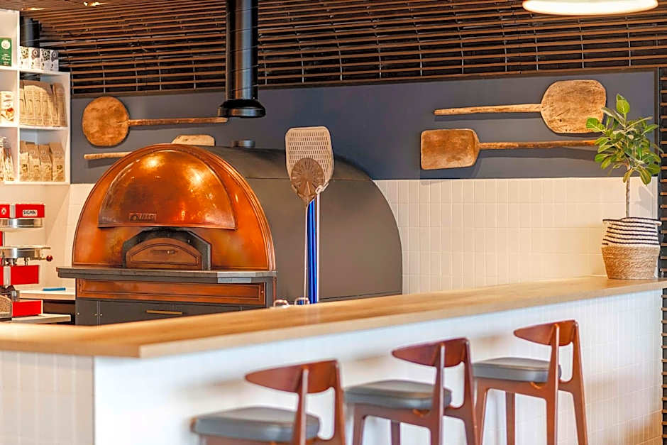 Radisson Red London Heathrow