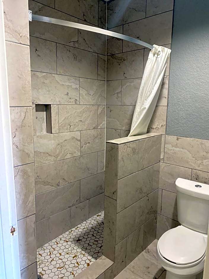 Island Suites Hobby Airport