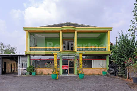 Homestay Hj Suharti Natar Lampung RedPartner