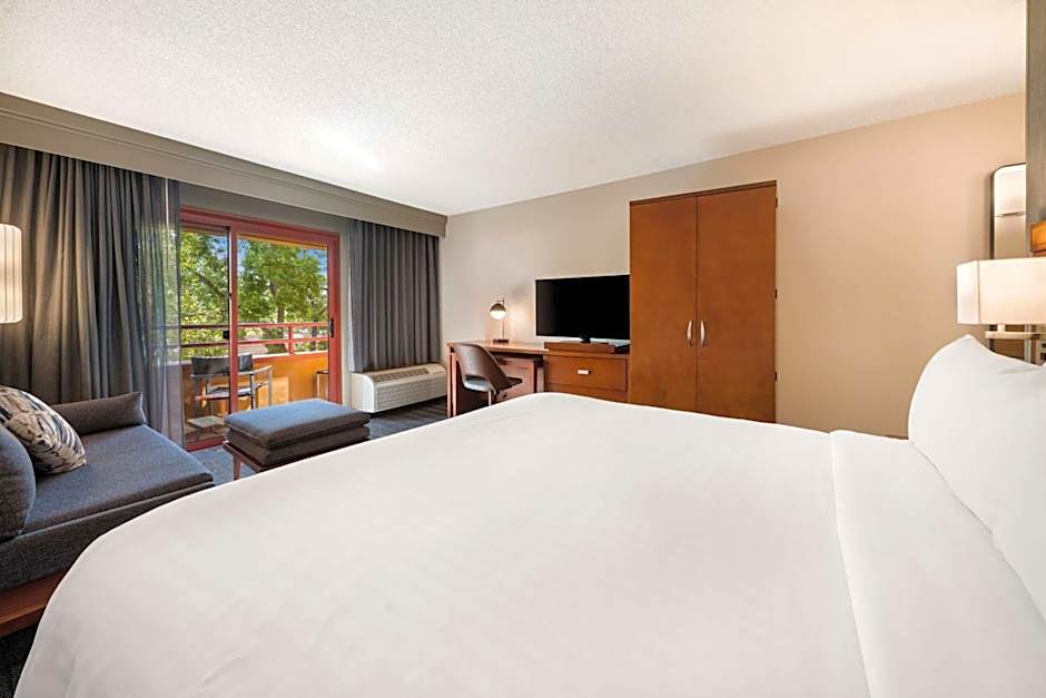 Sonesta Select San Jose Airport