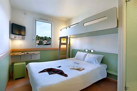 First Inn Hotel