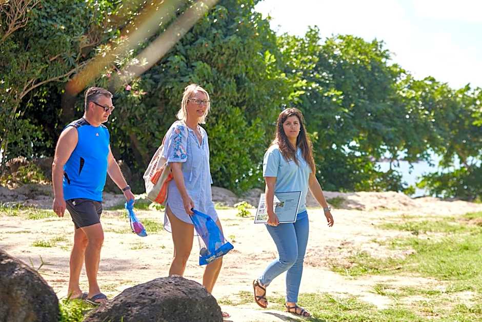 Lagoon Attitude (Adults Only)