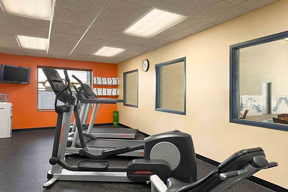 Country Inn & Suites by Radisson, Duluth North near Airport