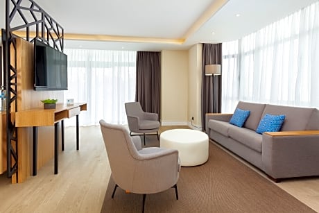 SIDE OCEAN VIEW 2 ADULTS + 1 CHILD