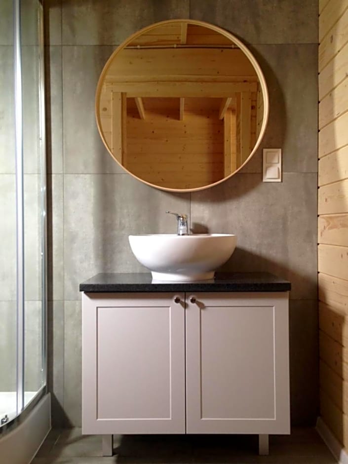 Domki Mi¿dzy Sosnami