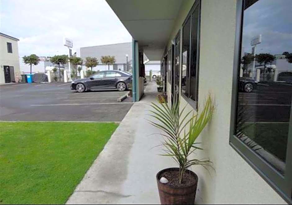 ASURE Abode On Courtenay Motor Inn