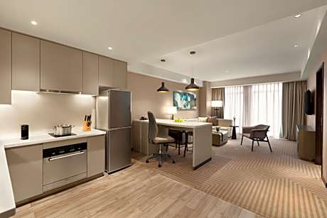 King Suite with Sofa Bed and Kitchen
