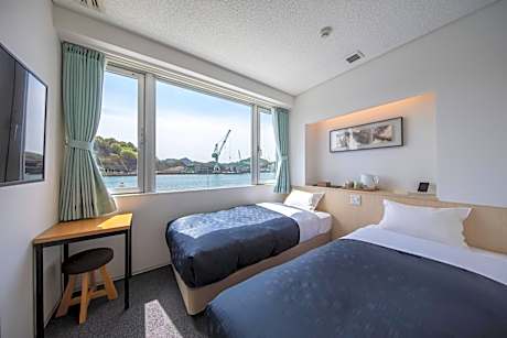 Standard Twin Room with Sea View