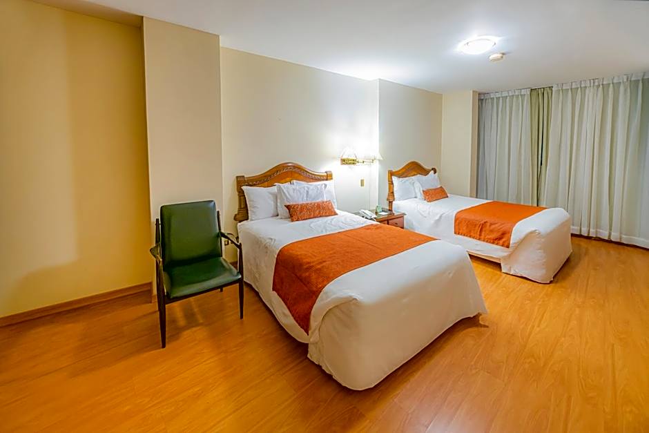 Miraflores Colon Hotel