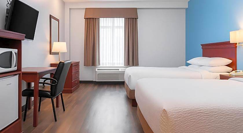 Premier Inn & Suites - Downtown Hamilton Hotel