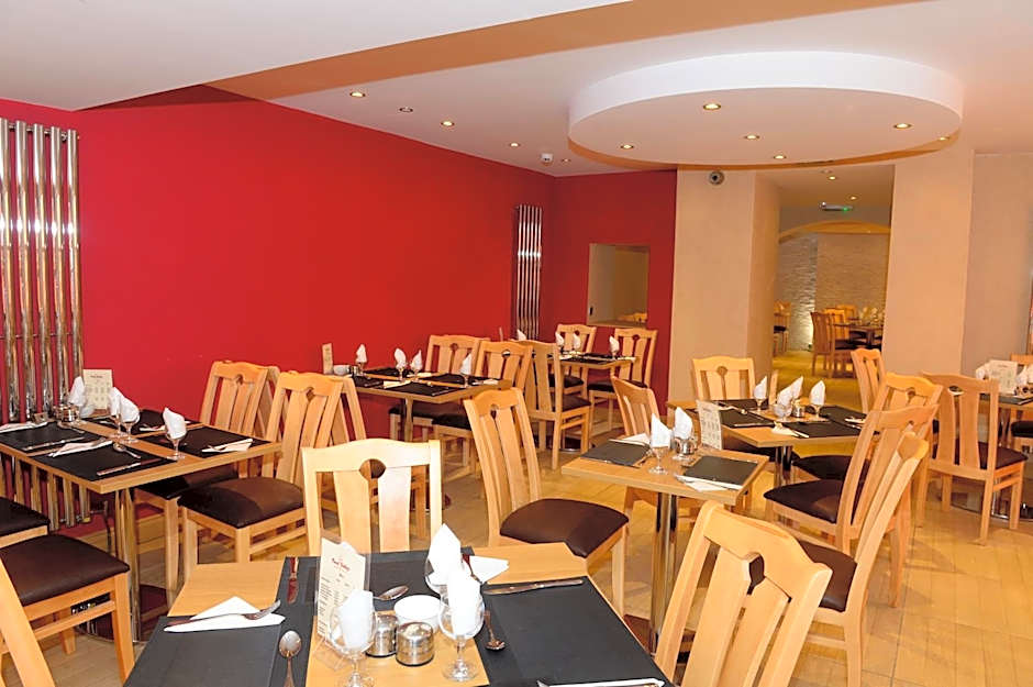 Four Saints Brig Y Don Hotel