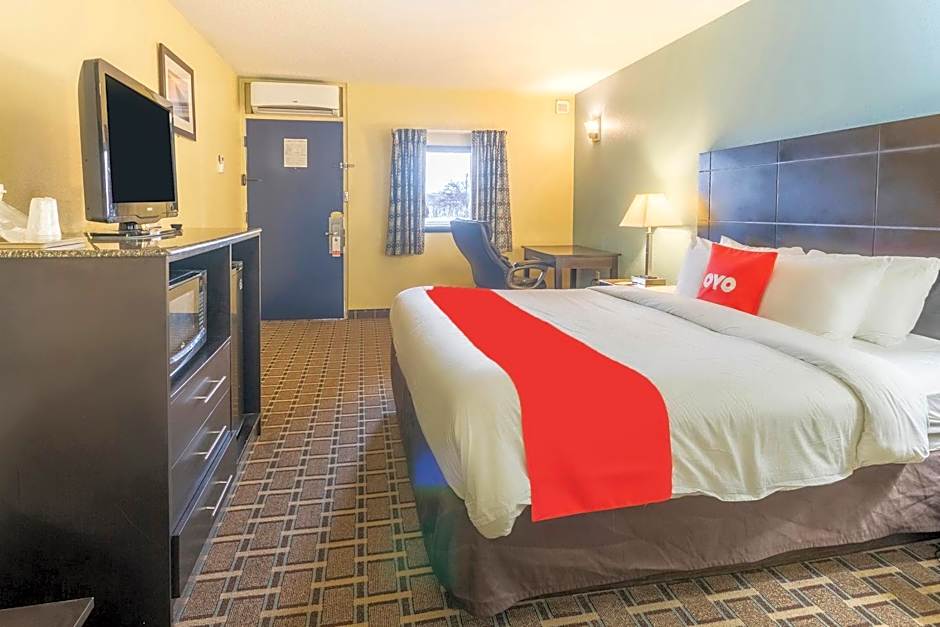 OYO Hotel Knoxville TN Cedar Bluff I-40