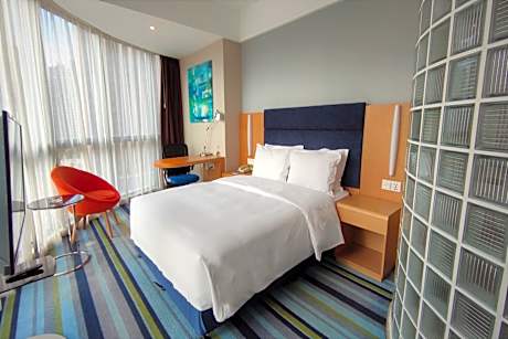 1 Queen Standard City View