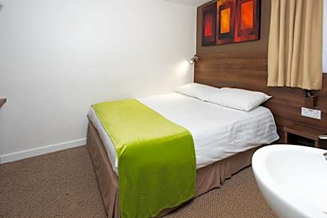 Single Room with Shared Bathroom