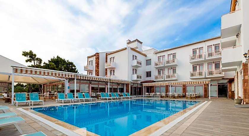 Hanedan Beach Hotel