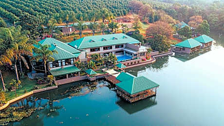 Bambuu Lakeside Lodge