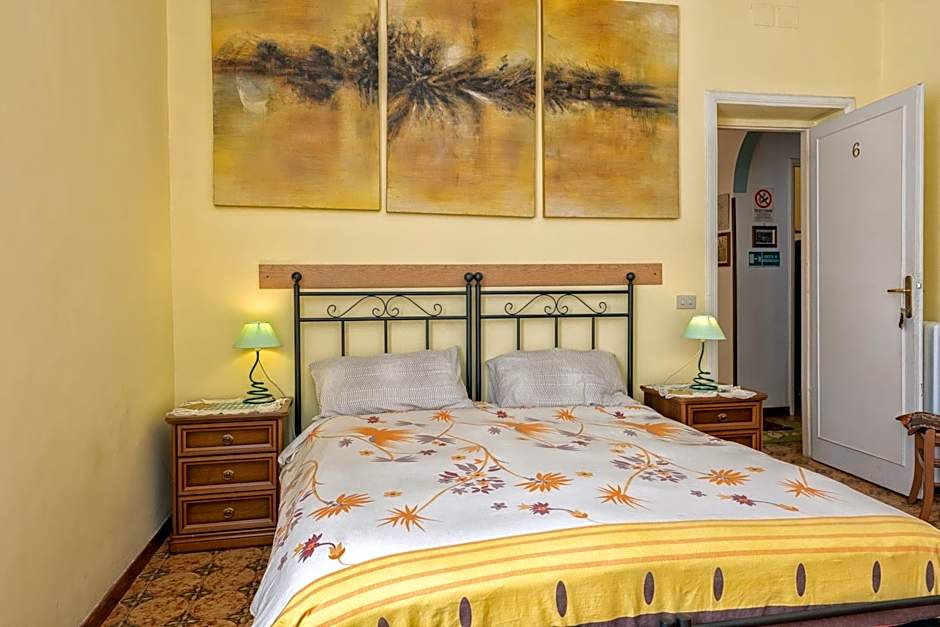 A Vinicius Et Mita Guest House