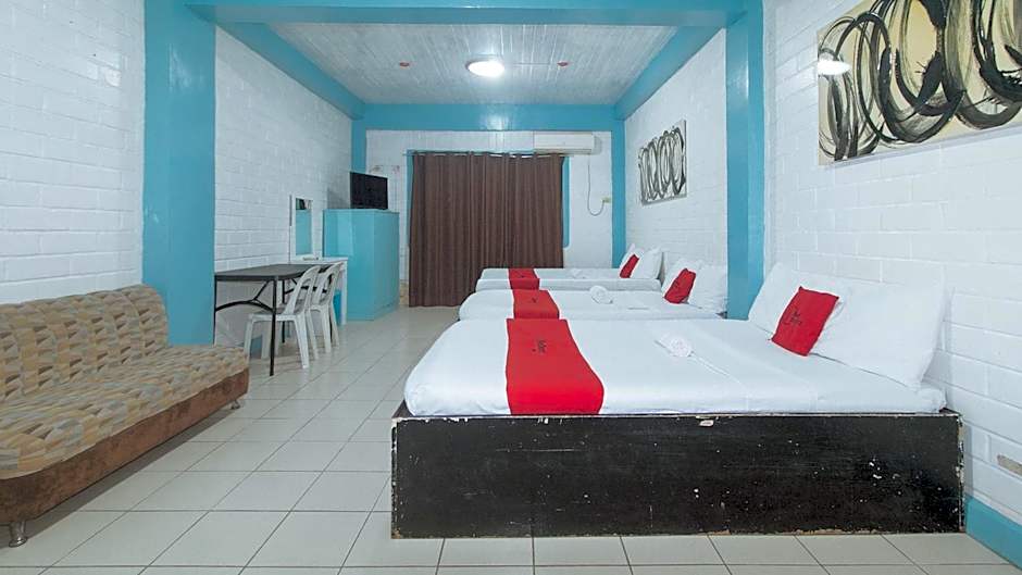 RedDoorz at La Maria Pension And Tourist Inn