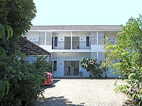 Hotel O Kost Putih Syariah