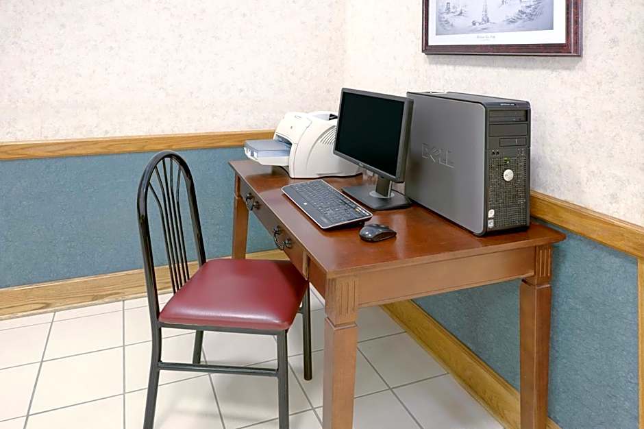 Super 8 by Wyndham Gas City Marion Area