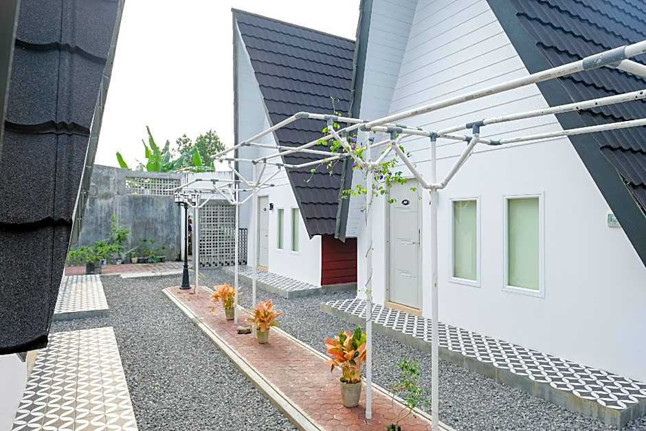 RedDoorz @ myRoom UMY